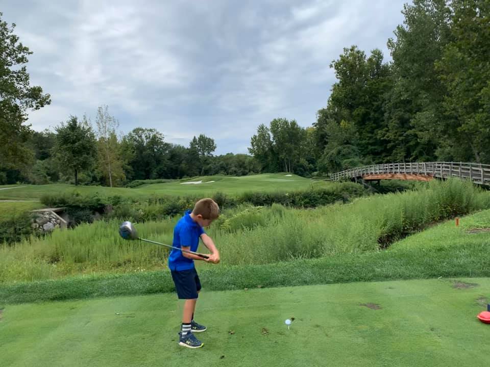 hollow_brook_boy_teeing_off_on_1